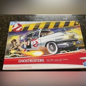 Hasbro Ghostbusters Ecto-1 Playset - White and Red